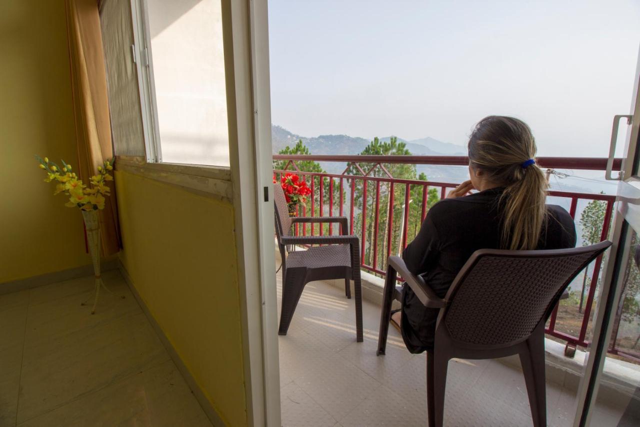 לנסדאון Hotel Himalayan View מראה חיצוני תמונה
