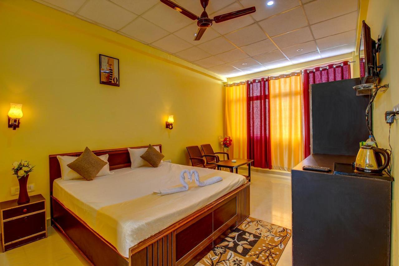 לנסדאון Hotel Himalayan View מראה חיצוני תמונה