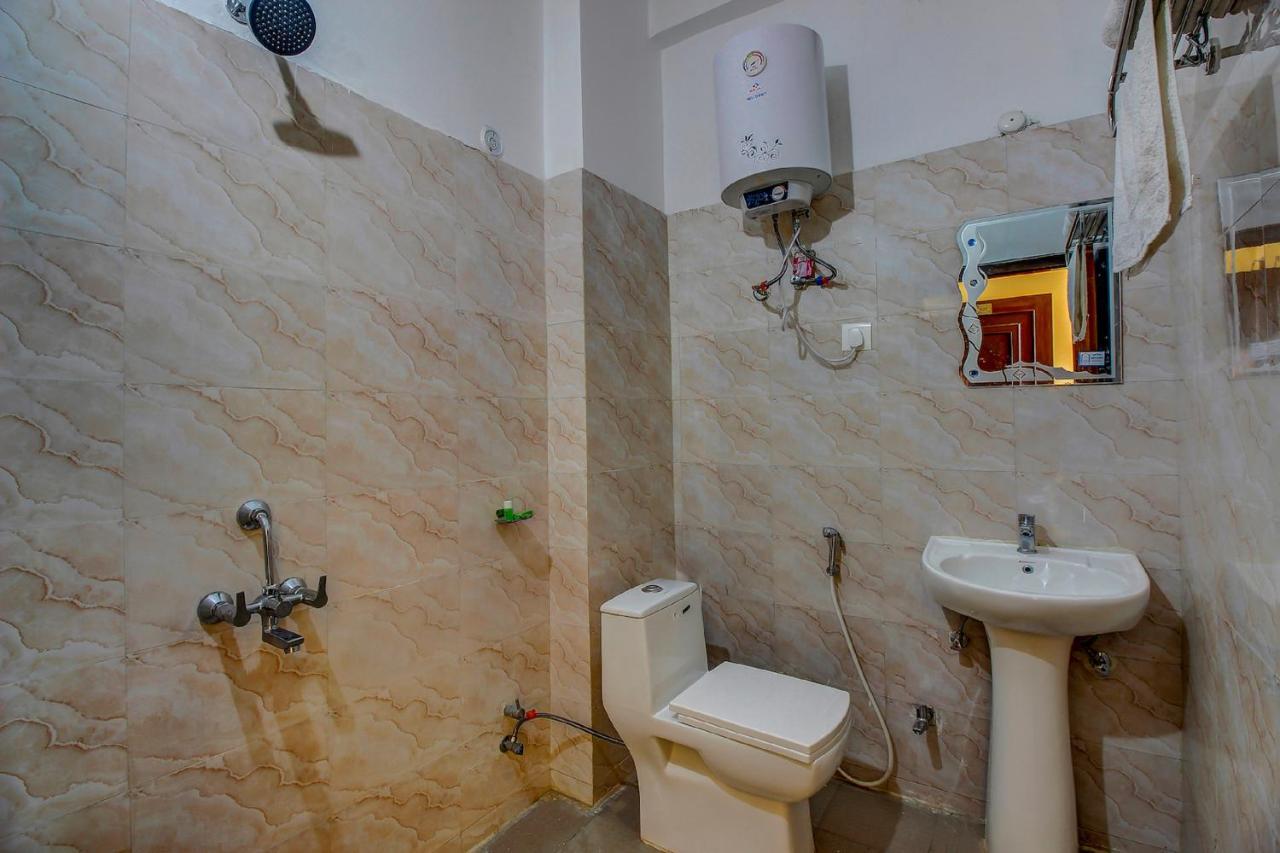 לנסדאון Hotel Himalayan View מראה חיצוני תמונה