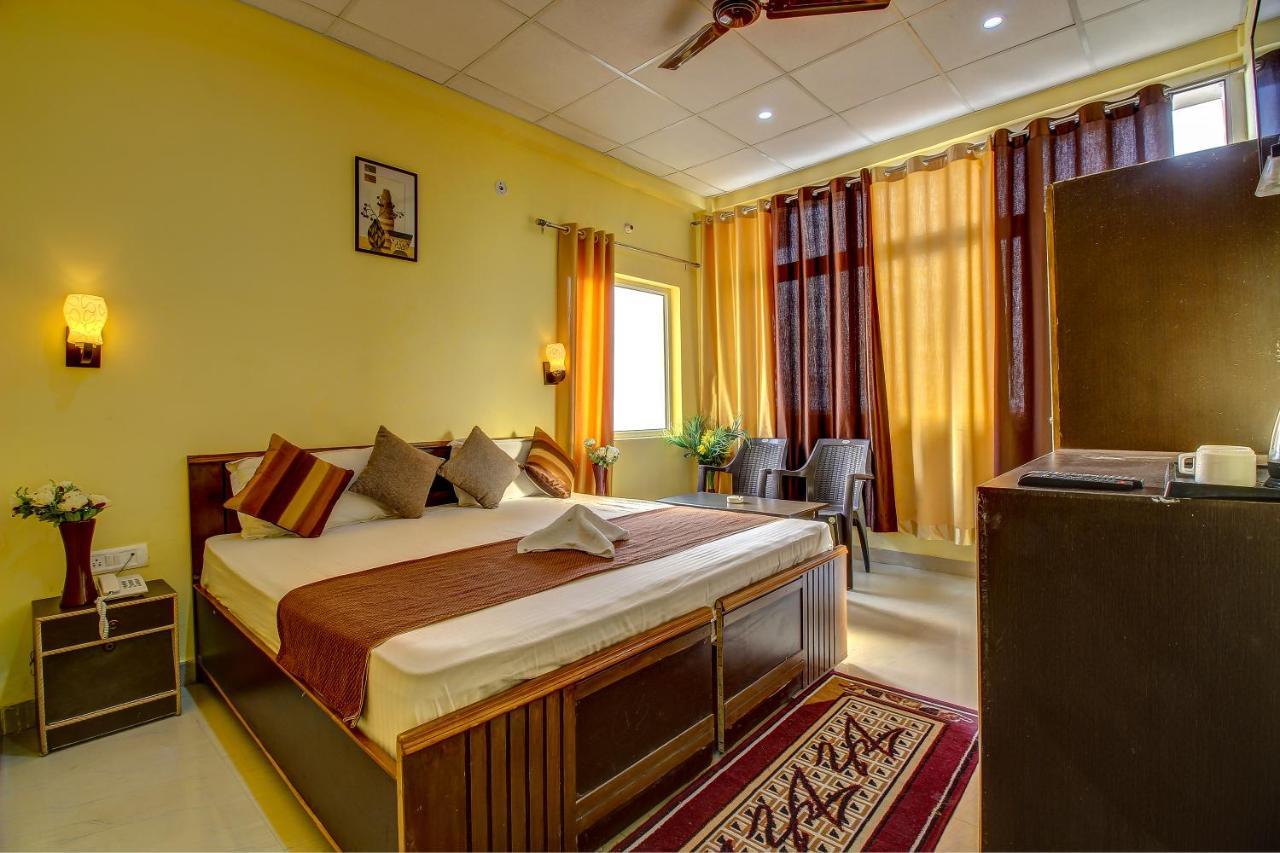 לנסדאון Hotel Himalayan View מראה חיצוני תמונה