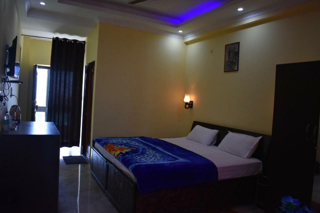 לנסדאון Hotel Himalayan View מראה חיצוני תמונה