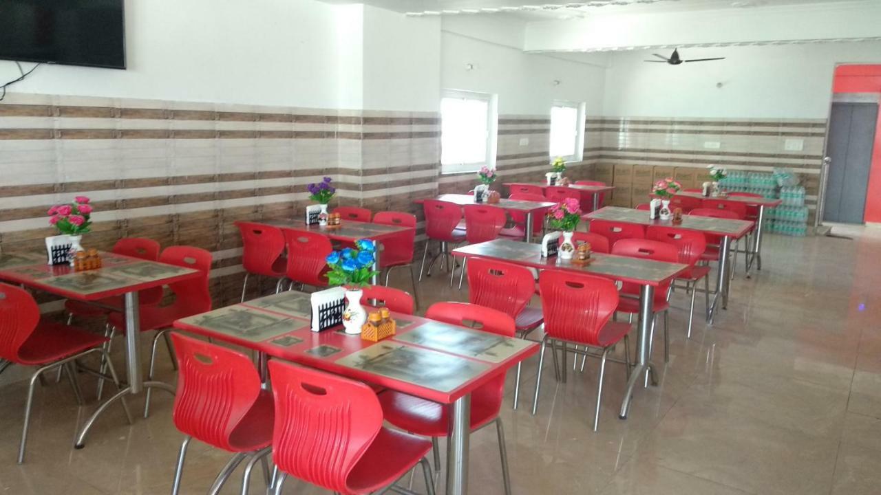 לנסדאון Hotel Himalayan View מראה חיצוני תמונה